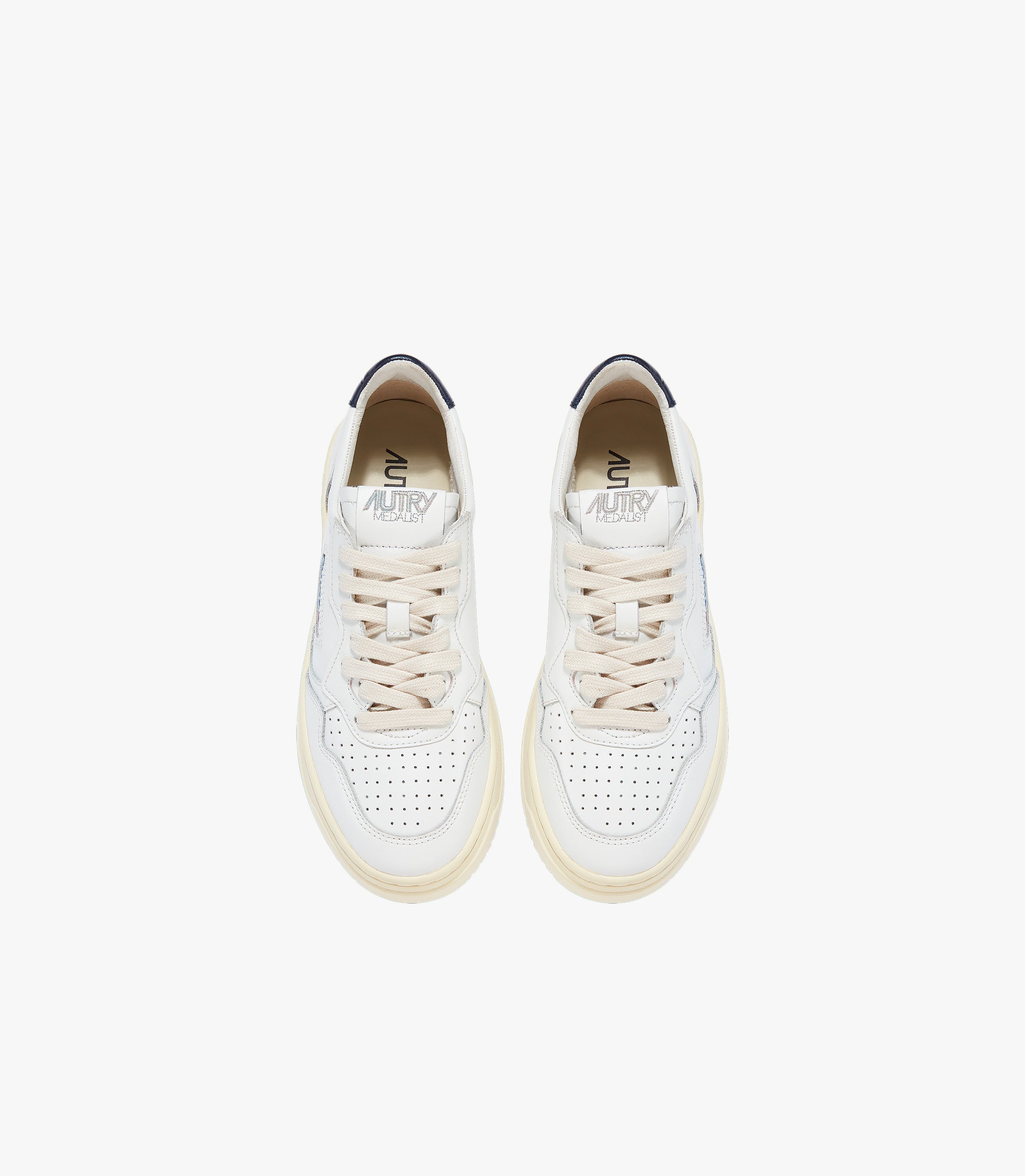 sneaker autry medalist low white space 5
